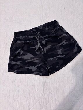Athleta Girl Camo Athletic Shorts XXL (16)